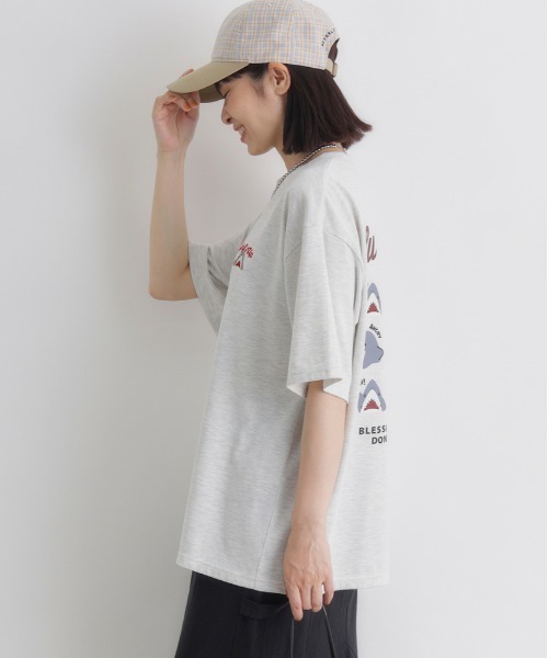 Right-on(ライトオン)の「HONEYSUCKLE ROSE(ハニーサックルローズ)サメプリントビッグTシャツ(Tシャツ/カットソー・レディース・ネイビー/オフホワイト・L/M)」の5枚目の写真
