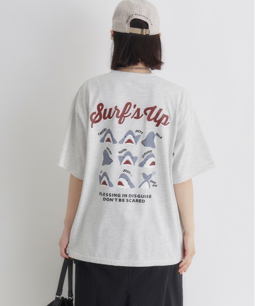 Right-on(ライトオン)の「HONEYSUCKLE ROSE(ハニーサックルローズ)サメプリントビッグTシャツ(Tシャツ/カットソー・レディース・ネイビー/オフホワイト・L/M)」の6枚目の写真