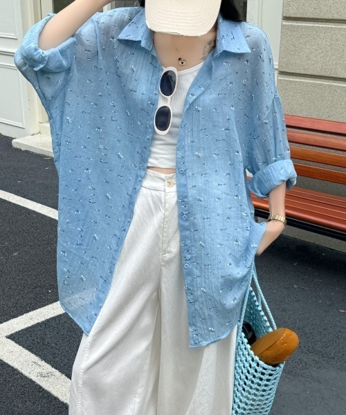 FAVORITO(ファヴォリート)の「リラックスシャツ(シャツ/ブラウス・レディース・ブルー/オレンジ/グリーン/レッド/ピンク/ホワイト/イエロー・F)」の3枚目の写真