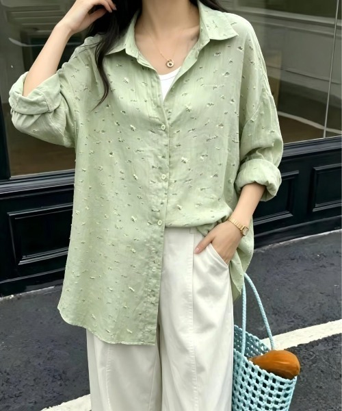 FAVORITO(ファヴォリート)の「リラックスシャツ(シャツ/ブラウス・レディース・ブルー/オレンジ/グリーン/レッド/ピンク/ホワイト/イエロー・F)」の17枚目の写真