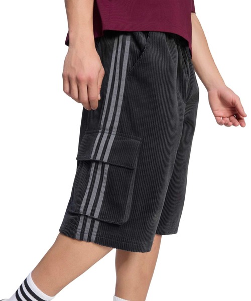 adidas(アディダス)の「adidas ADICOLOR CARGO SHORTS / アディダス アディカラー カーゴ ショーツ(カーゴパンツ・メンズ・ブラック・M/S/XXL/XL/L)」の7枚目の写真