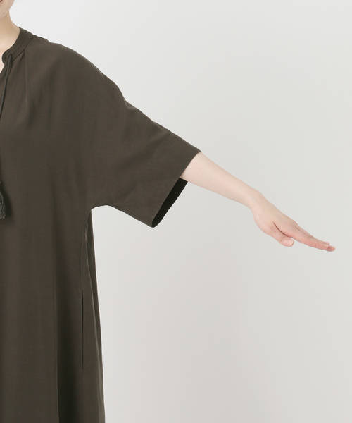 AP STUDIO(エーピーストゥディオ)の「Modena Dress(ワンピース・レディース・キャメル/カーキ・38/36)」の18枚目の写真