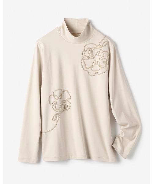 DoCLASSE( ドゥクラッセ)の「超長綿ハイネック/フラワーモチーフ(Tシャツ/カットソー・レディース・コーラル/グレイッシュブルー/ライトグレー/ネイビー/オフホワイト・M/S/LL/3L/L)」の11枚目の写真