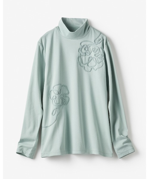 DoCLASSE( ドゥクラッセ)の「超長綿ハイネック/フラワーモチーフ(Tシャツ/カットソー・レディース・コーラル/グレイッシュブルー/ライトグレー/ネイビー/オフホワイト・M/S/LL/3L/L)」の15枚目の写真