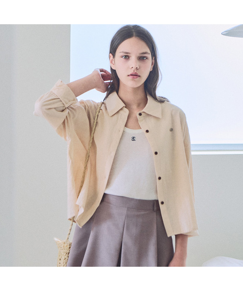 SLOWLOLLI(スローローリ)の「Volume sleeve crop shirt_4 Colors(シャツ/ブラウス・レディース・ブルー/ミント/カーキ/Beige・FREE)」の2枚目の写真