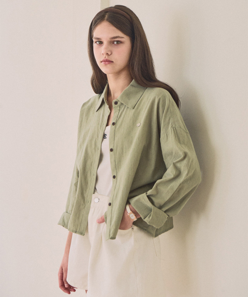 SLOWLOLLI(スローローリ)の「Volume sleeve crop shirt_4 Colors(シャツ/ブラウス・レディース・ブルー/ミント/カーキ/Beige・FREE)」の10枚目の写真