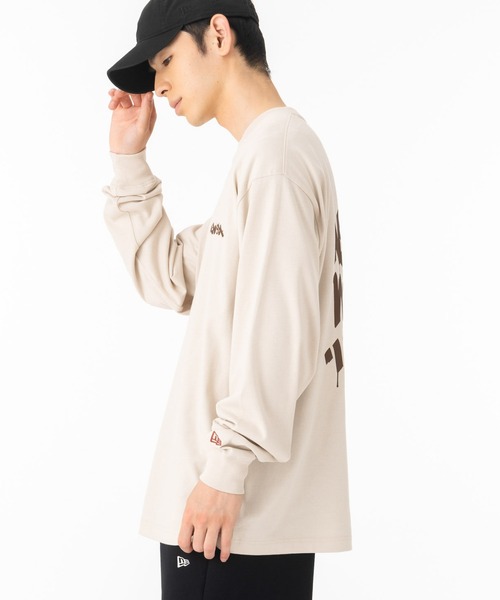 NEW ERA(ニューエラ)の「ニューエラ 長袖Tシャツ ロンT グラフィティロゴ(Tシャツ/カットソー・メンズ・ホワイト/ブラック/ブラウン/ストーン・XXL/XL/L/M/S)」の7枚目の写真