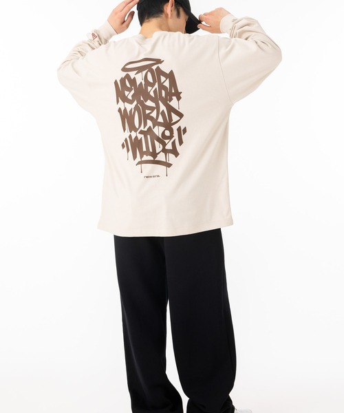 NEW ERA(ニューエラ)の「ニューエラ 長袖Tシャツ ロンT グラフィティロゴ(Tシャツ/カットソー・メンズ・ホワイト/ブラック/ブラウン/ストーン・XXL/XL/L/M/S)」の11枚目の写真