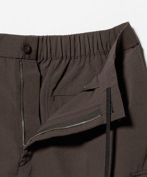 UNITED ARROWS(ユナイテッドアローズ)の「DotAir ドットエア カーゴ ショーツ 吸水速乾 タテストレッチ(その他パンツ・メンズ・ブラック/ダークブラウン・XL/M/L/S)」の17枚目の写真