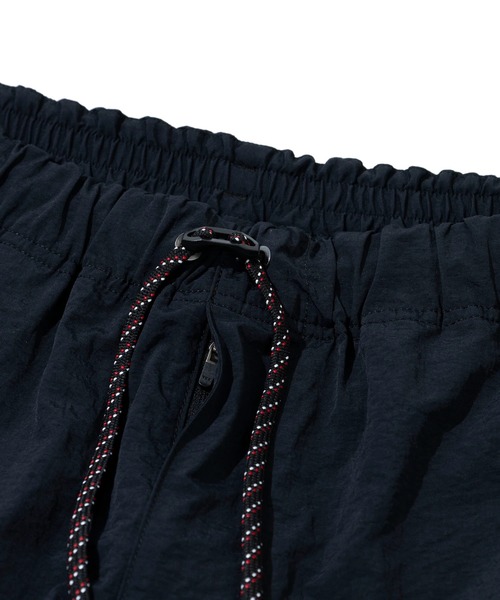 NANGA(ナンガ)の「NANGA/ナンガ NYLON TUSSER EASY SHORTS(その他パンツ・メンズ・ブラック・MEDIUM/LARGE/X-LARGE)」の2枚目の写真