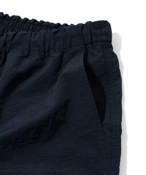NANGA(ナンガ)の「NANGA/ナンガ NYLON TUSSER EASY SHORTS(その他パンツ・メンズ・ブラック・MEDIUM/LARGE/X-LARGE)」の3枚目の写真