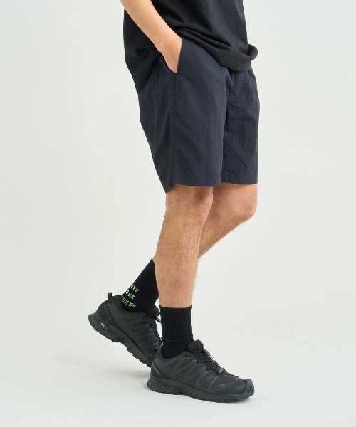 NANGA(ナンガ)の「NANGA/ナンガ NYLON TUSSER EASY SHORTS(その他パンツ・メンズ・ブラック・MEDIUM/LARGE/X-LARGE)」の13枚目の写真