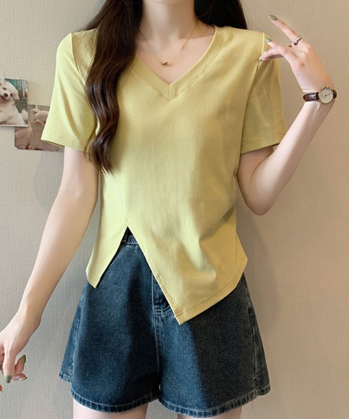2ly2(トゥーリートゥー)の「アシンメトリーヘムVネックTシャツ(Tシャツ/カットソー・レディース・ベージュ/ブラック/イエロー/ボルドー・FREE)」の3枚目の写真