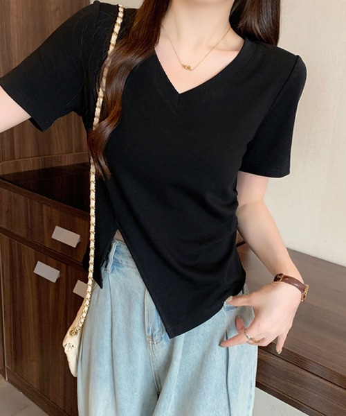 2ly2(トゥーリートゥー)の「アシンメトリーヘムVネックTシャツ(Tシャツ/カットソー・レディース・ベージュ/ブラック/イエロー/ボルドー・FREE)」の5枚目の写真