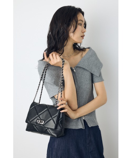 AZUL by moussy(アズールバイマウジー)の「【大人気!】キルティングデザインフラップバッグ【着用画像あり】(ショルダーバッグ・レディース・ブルー/ブラック/オフホワイト・FREE)」の17枚目の写真