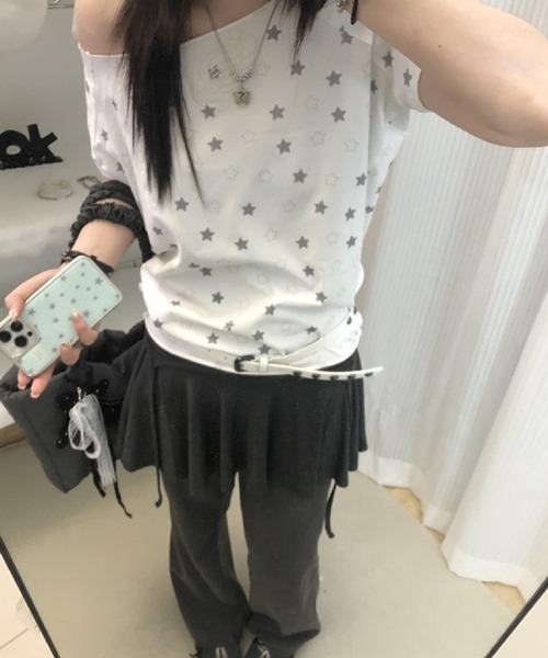 HALEY PESCA(ヘーリーペスカ)の「HALEY PESCA/羽刺繍 星ドット柄 ワンショルダートップス(Tシャツ/カットソー・レディース・ホワイト・SMALL/MEDIUM)」の4枚目の写真