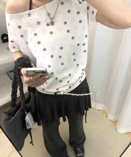 HALEY PESCA(ヘーリーペスカ)の「HALEY PESCA/羽刺繍 星ドット柄 ワンショルダートップス(Tシャツ/カットソー・レディース・ホワイト・SMALL/MEDIUM)」の5枚目の写真