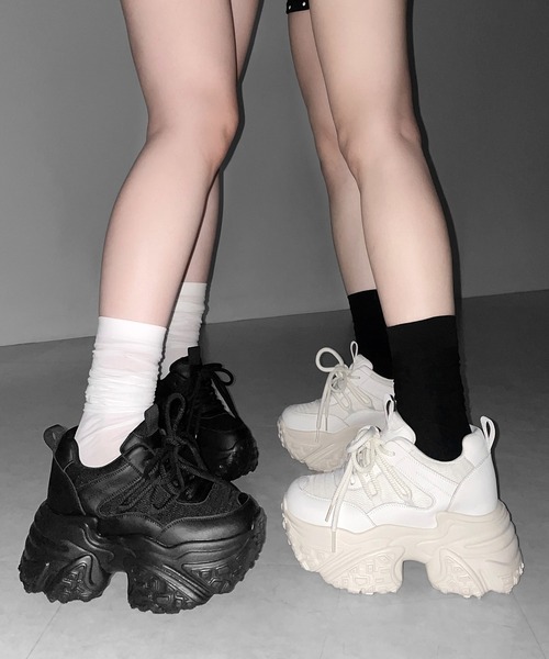 me+em select(ミームセレクト)の「【 +10.5cm盛れ 】レースアップ厚底スニーカー / +10.5cm lace-up platform sneakers(スニーカー・レディース・アイボリー/ブラック・37/38/39/40)」の11枚目の写真