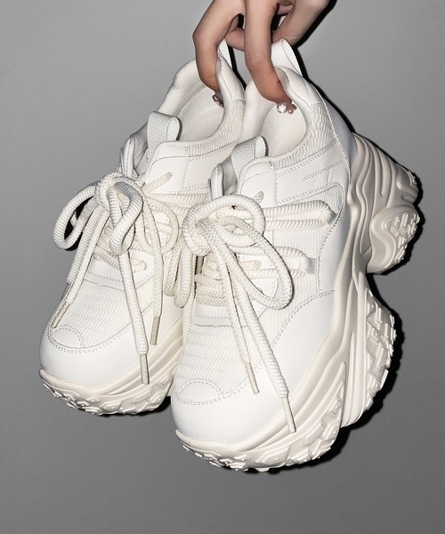 me+em select(ミームセレクト)の「【 +10.5cm盛れ 】レースアップ厚底スニーカー / +10.5cm lace-up platform sneakers(スニーカー・レディース・アイボリー/ブラック・37/38/39/40)」の17枚目の写真