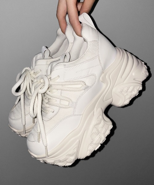me+em select(ミームセレクト)の「【 +10.5cm盛れ 】レースアップ厚底スニーカー / +10.5cm lace-up platform sneakers(スニーカー・レディース・アイボリー/ブラック・37/38/39/40)」の18枚目の写真