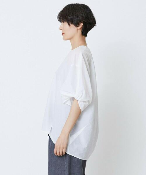 feerique（フィーリック）の「feerique　ナイロンコットンタフタコクーンシルエットブラウス（シャツ/ブラウス・レディース・ホワイト・2）」の21枚目の写真
