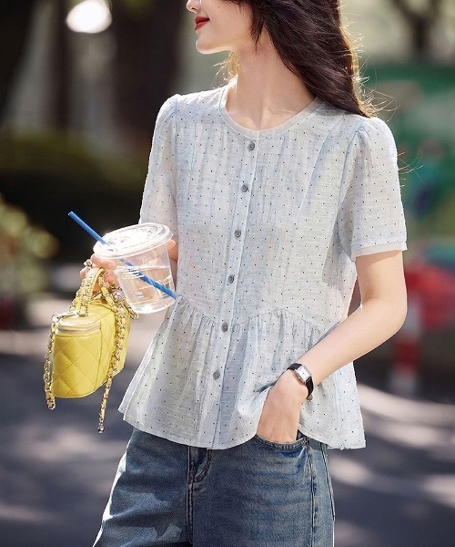 AMAJI(アマジ)の「ドット柄 半袖ブラウス(シャツ/ブラウス・レディース・ライトブルー・MEDIUM/X-LARGE/LARGE)」の2枚目の写真
