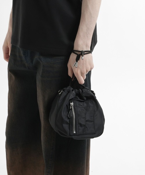 HARE(ハレ)の「MA-1キンチャクBAG(HARE)(ショルダーバッグ・メンズ・ブラック系その他/ブラック・FREE)」の4枚目の写真