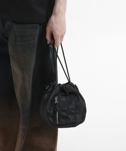 HARE(ハレ)の「MA-1キンチャクBAG(HARE)(ショルダーバッグ・メンズ・ブラック系その他/ブラック・FREE)」の7枚目の写真