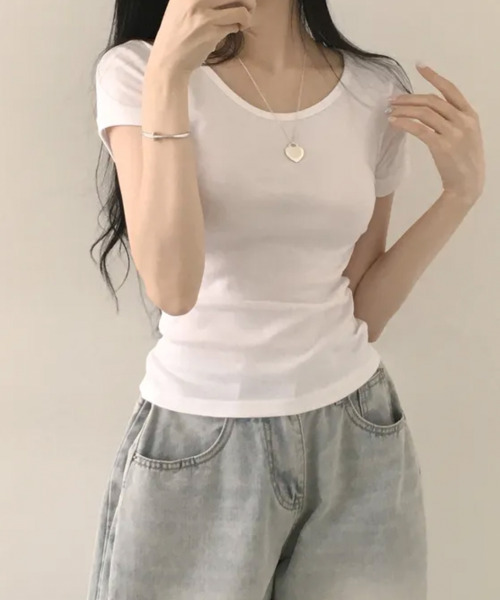 VIVID LADY(ビビッドレディー)の「Uネック 半袖Tシャツ(Tシャツ/カットソー・レディース・ブルー/ホワイト/チャコールグレー/ブラック/グレー・FREE)」の9枚目の写真