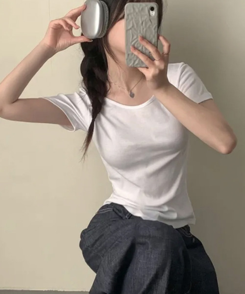 VIVID LADY(ビビッドレディー)の「Uネック 半袖Tシャツ(Tシャツ/カットソー・レディース・ブルー/ホワイト/チャコールグレー/ブラック/グレー・FREE)」の15枚目の写真