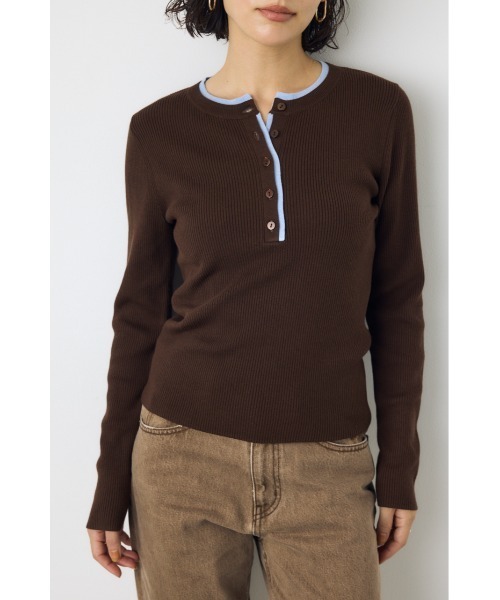 AZUL by moussy(アズールバイマウジー)の「【洗濯OK♪】大人気定番!格上げヘンリーネックデザインニットトップス 長袖 秋服 冬服 ウォッシャブルニット(ニット/セーター・レディース・杢グレー/ブラウン/ブラック/アイボリー・FREE)」の4枚目の写真
