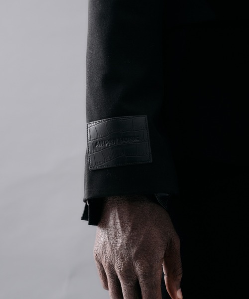 ANDER HUNK(アンダーハンク)の「Crocodile Lapel Tailored Jacket/クロコダイルラペルテーラードジャケット(テーラードジャケット・メンズ・ブラック・MEDIUM/LARGE/SMALL)」の12枚目の写真