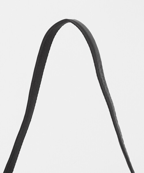 UNITED ARROWS(ユナイテッドアローズ)の「UNFINISHED LEATHER/アンフィニッシュドレザー ワンショルダーバッグ(ショルダーバッグ・メンズ・ブラック・FREE)」の5枚目の写真