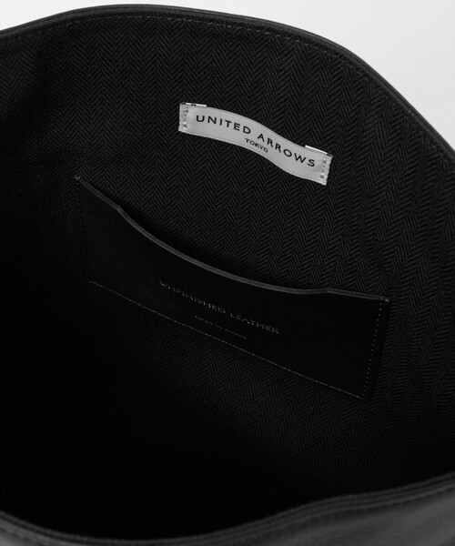 UNITED ARROWS(ユナイテッドアローズ)の「UNFINISHED LEATHER/アンフィニッシュドレザー ワンショルダーバッグ(ショルダーバッグ・メンズ・ブラック・FREE)」の8枚目の写真