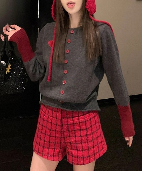 SEU(エスイーユー)の「配色リブハート刺繍ニットカーディガン 長袖 【オフィスカジュアル】【きれいめカジュアル】 レディース韓国風 春服 秋服 冬服(カーディガン/ボレロ・レディース・レッド/ブルー/ネイビー・フリー)」の14枚目の写真