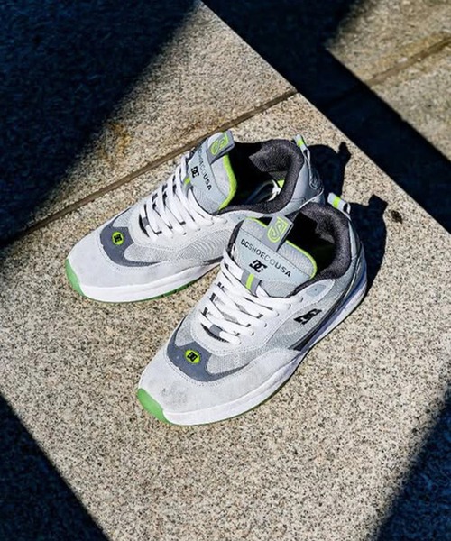 DC SHOES(ディーシーシューズ)の「DC SHOES メンズ JS 2 シューズ 【2026年秋冬モデル】/John Shanahanシグネイチャースニーカー(スニーカー・メンズ・ブラック系その他/ブラウン系その他・26cm/26.5cm/27cm/27.5cm/28cm/29cm)」の3枚目の写真