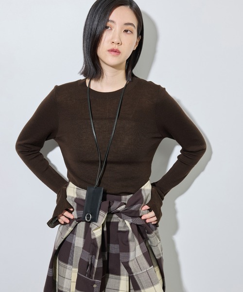 ADAM ET ROPE'(アダムエロペ)の「アンチピリングクルーネックフィットプルオーバー(ニット/セーター・レディース・ブラック/ダークブラウン/オフホワイト/ピンク・FREE)」の3枚目の写真