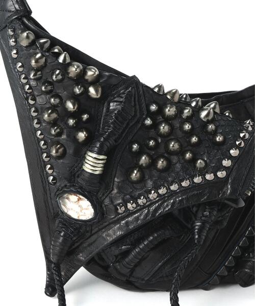 KMRii(ケムリ)の「KMRii/ケムリ/KB-Shoulder Black Serpent Killer(ショルダーバッグ・メンズ・ブラック・F)」の7枚目の写真