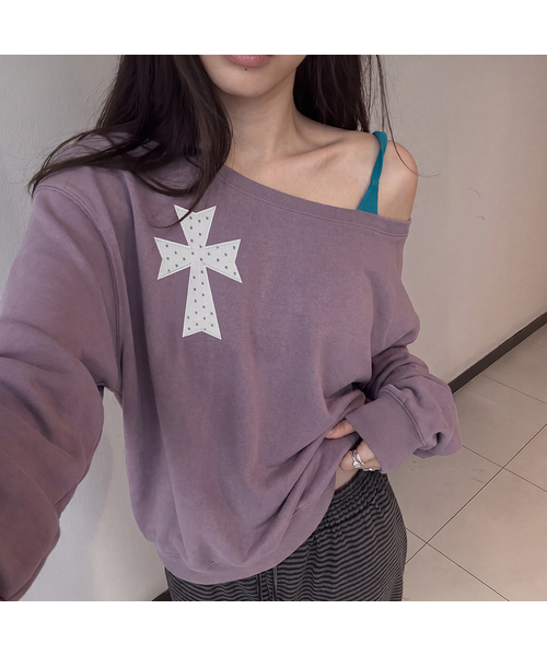 GRAVER（グレーバー）の「[WOMAN]DOT CROSS 刺繍 ワンショルダー スウェット_3color（Tシャツ/カットソー・レディース・ブラック/グレー/パープル・FREE）」の3枚目の写真