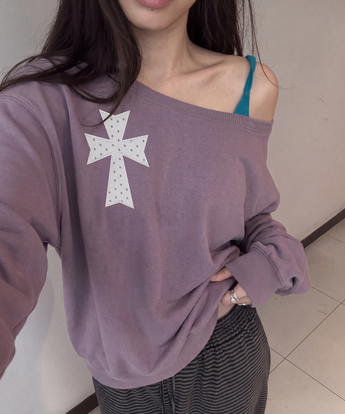GRAVER（グレーバー）の「[WOMAN]DOT CROSS 刺繍 ワンショルダー スウェット_3color（Tシャツ/カットソー・レディース・ブラック/グレー/パープル・FREE）」の9枚目の写真