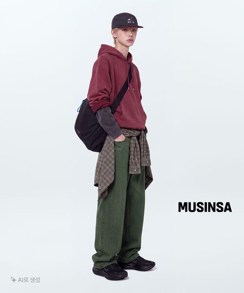 MUSINSA STANDARD（ムシンサスタンダード）の「[Helinox Collaboration] デュラブルメッセンジャーバッグ [ブラック]（メッセンジャーバッグ・レディース・その他・FREE）」の14枚目の写真