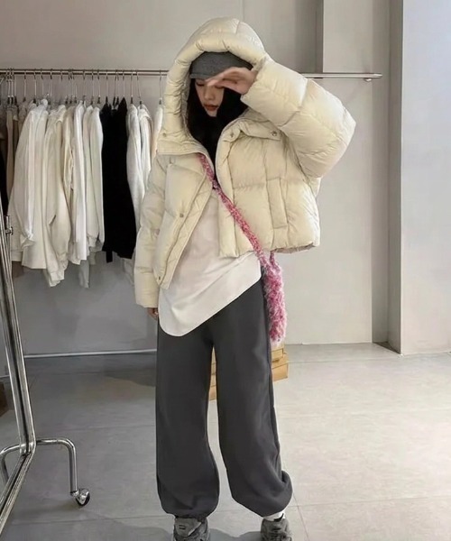 yuue' ( wear )(ユーイ)の「フードパーカーボリュームショートダウンジャケット(ダウンジャケット/コート・レディース・アイボリー/ブラック・FREE)」の9枚目の写真