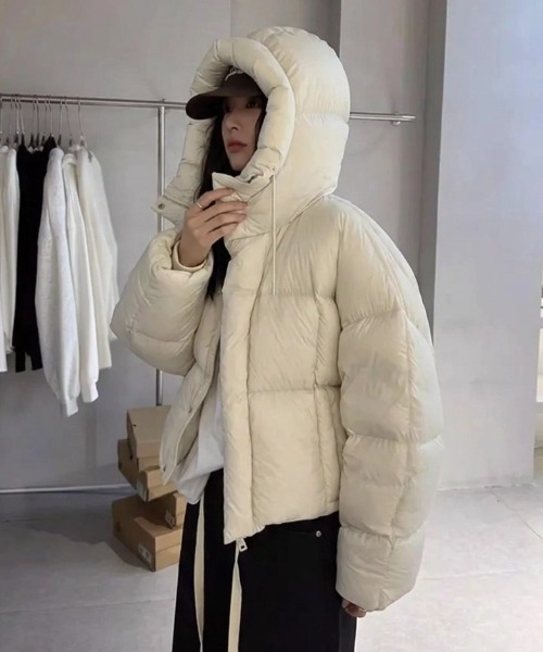 yuue' ( wear )(ユーイ)の「フードパーカーボリュームショートダウンジャケット(ダウンジャケット/コート・レディース・アイボリー/ブラック・FREE)」の6枚目の写真