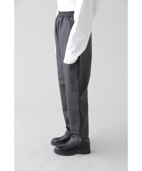 YLEVE(イレーヴ)の「YLEVE / SHEEP LEATHER TR(その他パンツ・レディース・ブラック・1/2/0)」の4枚目の写真