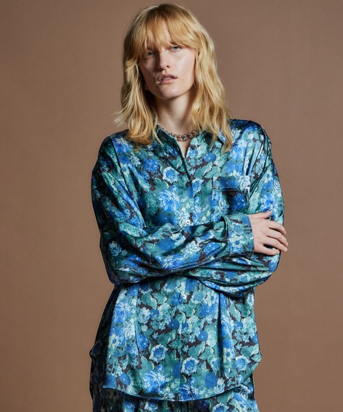 MAISON SPECIAL(メゾンスペシャル)の「【26WINTER PRE-ORDER】Gobelin Flower Print Shirt/ゴブランフラワープリントシャツ(シャツ/ブラウス・レディース・レッド/ブルー・FREE)」の1枚目の写真