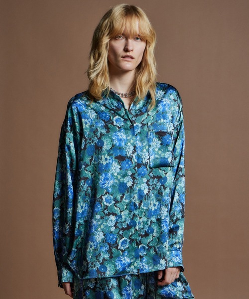 MAISON SPECIAL(メゾンスペシャル)の「【26WINTER PRE-ORDER】Gobelin Flower Print Shirt/ゴブランフラワープリントシャツ(シャツ/ブラウス・レディース・レッド/ブルー・FREE)」の3枚目の写真