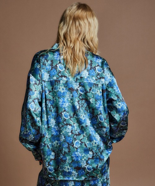 MAISON SPECIAL(メゾンスペシャル)の「【26WINTER PRE-ORDER】Gobelin Flower Print Shirt/ゴブランフラワープリントシャツ(シャツ/ブラウス・レディース・レッド/ブルー・FREE)」の5枚目の写真