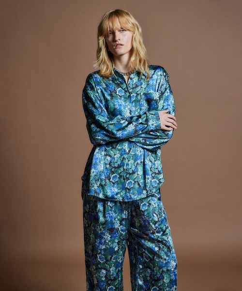 MAISON SPECIAL(メゾンスペシャル)の「【26WINTER PRE-ORDER】Gobelin Flower Print Shirt/ゴブランフラワープリントシャツ(シャツ/ブラウス・レディース・レッド/ブルー・FREE)」の6枚目の写真