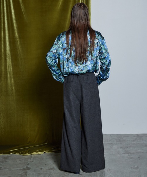 MAISON SPECIAL(メゾンスペシャル)の「【26WINTER PRE-ORDER】Gobelin Flower Print Shirt/ゴブランフラワープリントシャツ(シャツ/ブラウス・レディース・レッド/ブルー・FREE)」の13枚目の写真