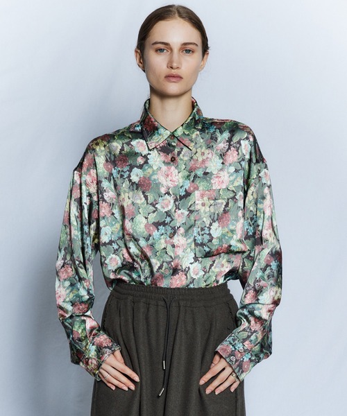 MAISON SPECIAL(メゾンスペシャル)の「【26WINTER PRE-ORDER】Gobelin Flower Print Shirt/ゴブランフラワープリントシャツ(シャツ/ブラウス・レディース・レッド/ブルー・FREE)」の21枚目の写真
